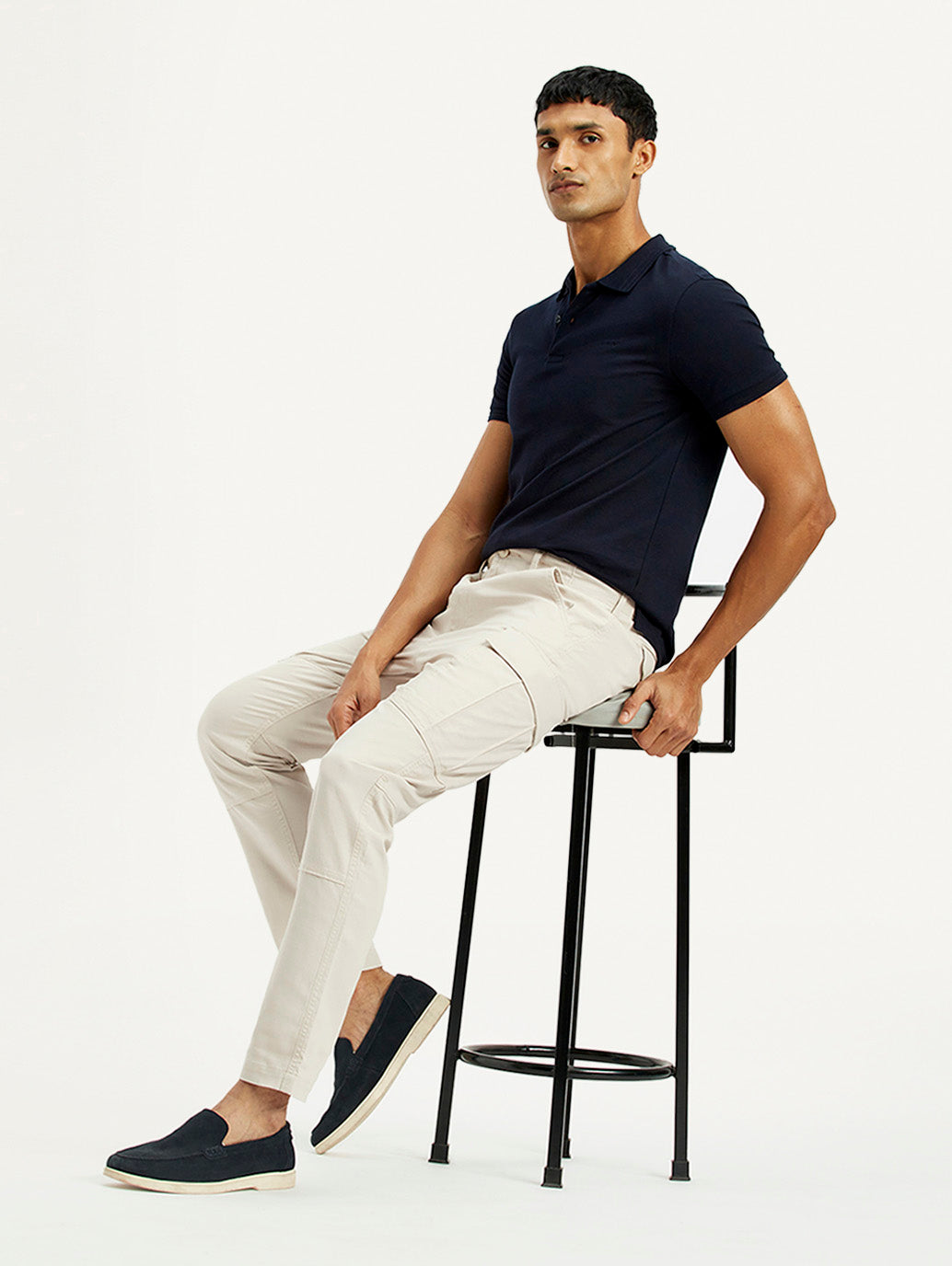 Men's Off White Slim Fit Mid Rise Cargo Trousers