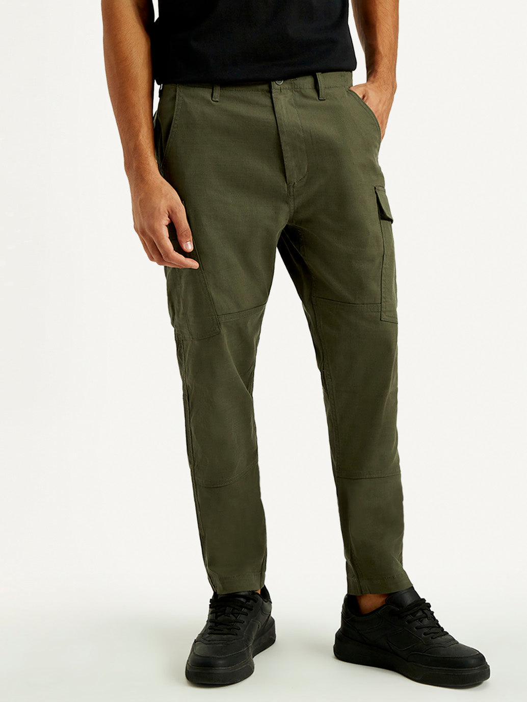 Men's Green Slim Fit Mid Rise Cargo Trousers