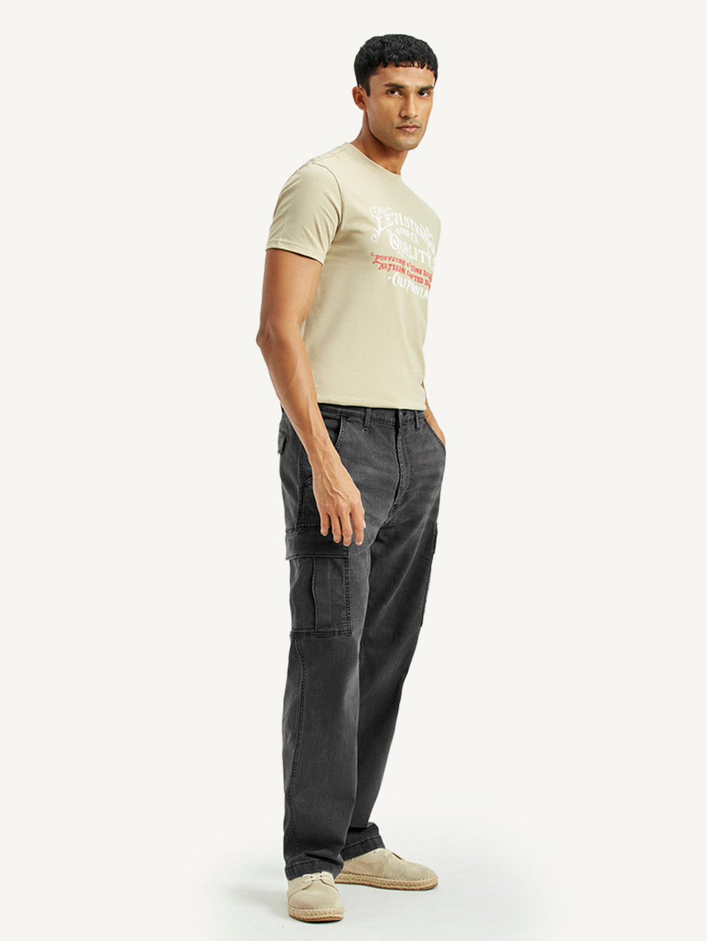 Men's Black Tapered Fit Mid Rise Cargo Jeans