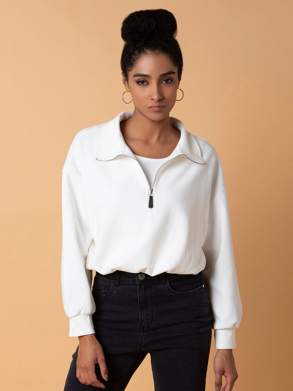 Women's Off White Solid Knits Shirt Collar Top
