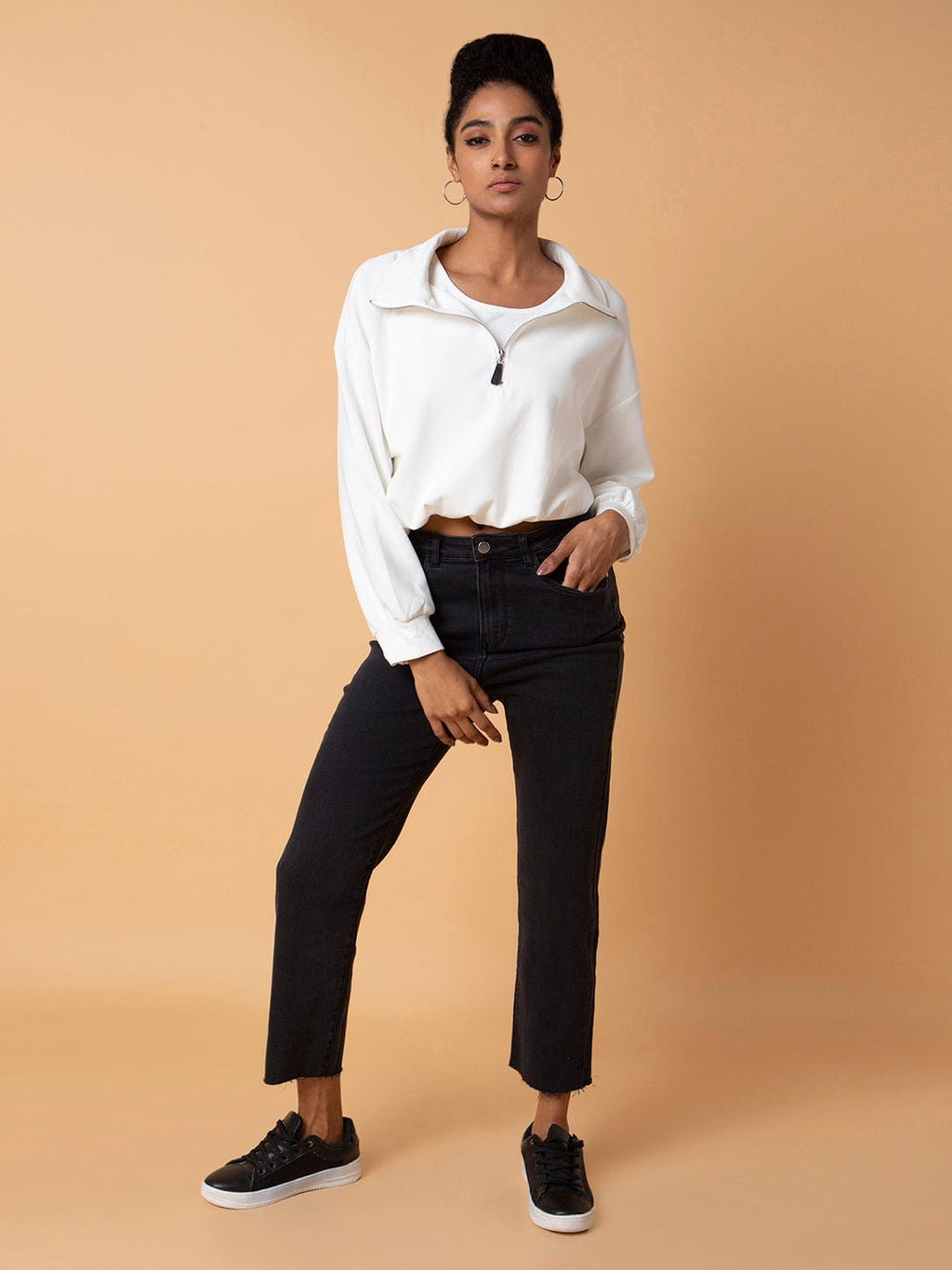 Women's Off White Solid Knits Shirt Collar Top