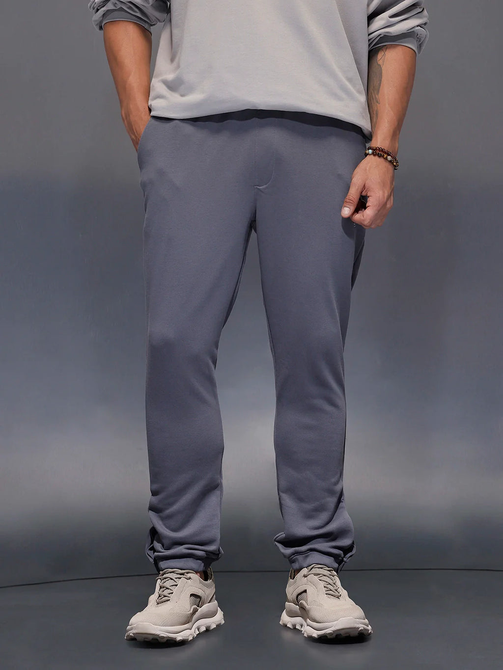 Men’s Minimal Straight Fit knit jogger | Dark Grey
