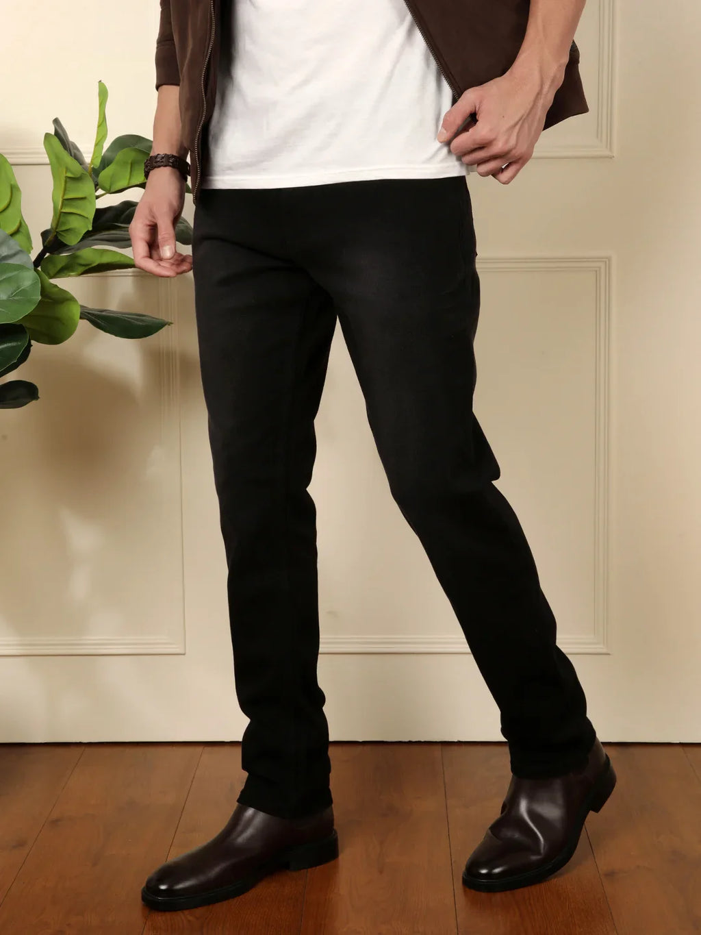 Classic Slim Fit Jeans In Black