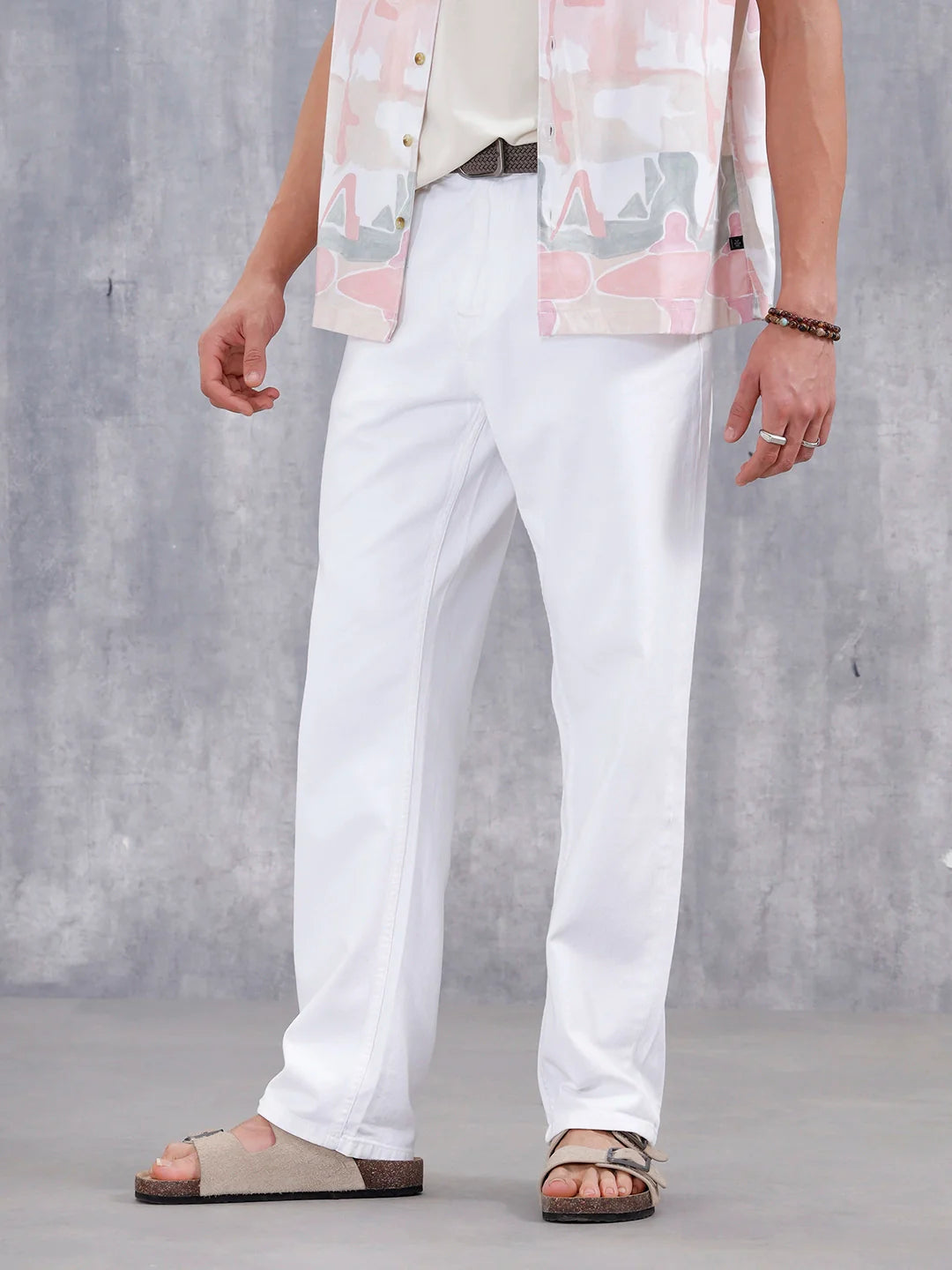 Anti-Fit Distressed Jeans | White