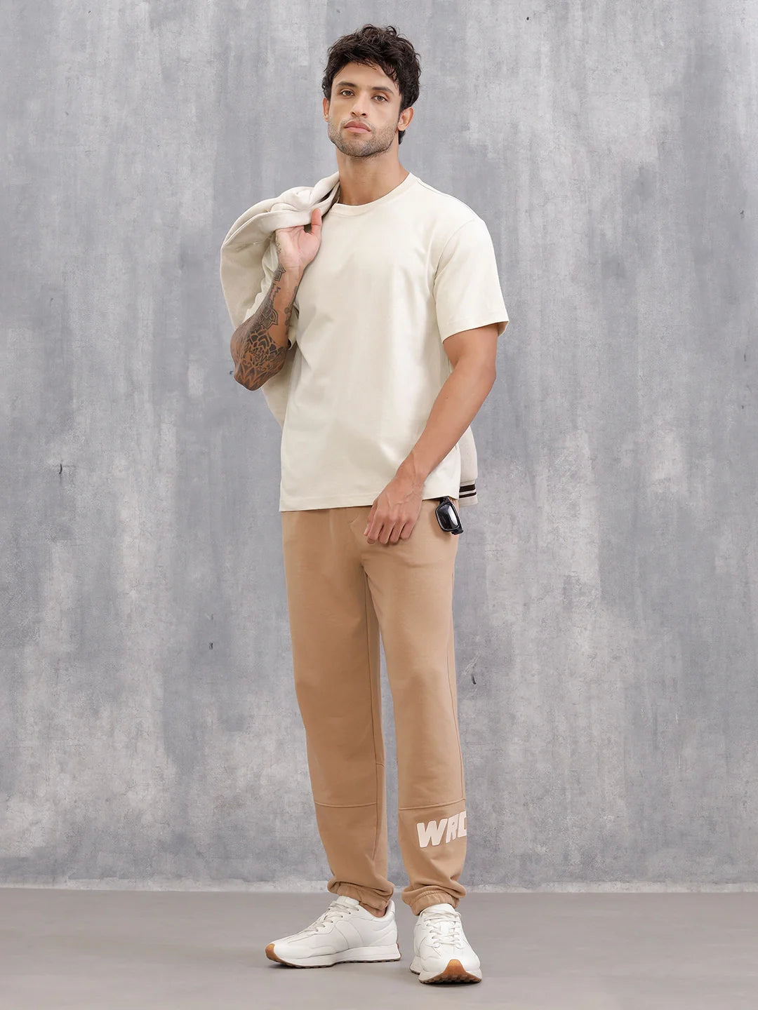Cut&Sew Comfort Fit Jogger With Hd Print | Brown
