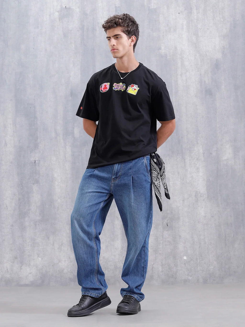 Casual Men Oversized Fit Tee With Graphic | Black