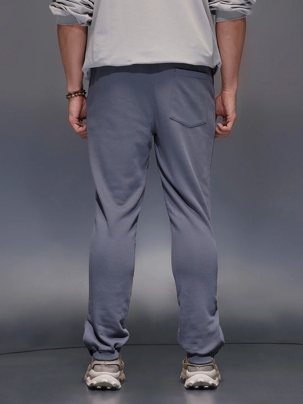 Men’s Minimal Straight Fit knit jogger | Dark Grey