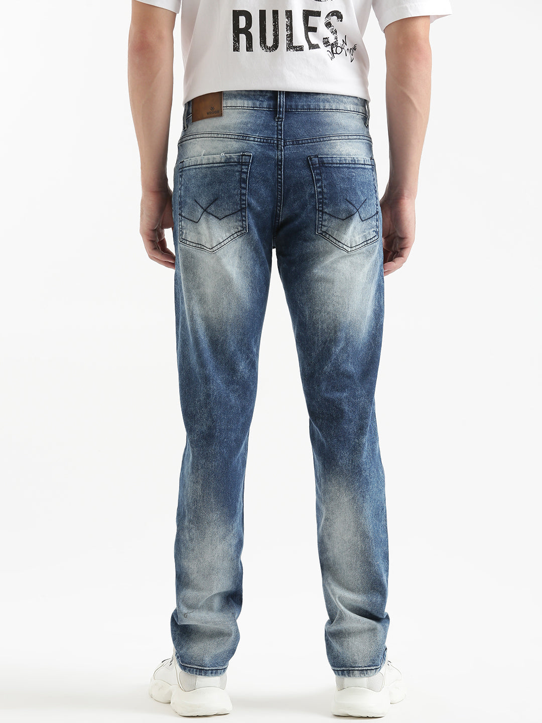 Distressed Straight Fit Jeans