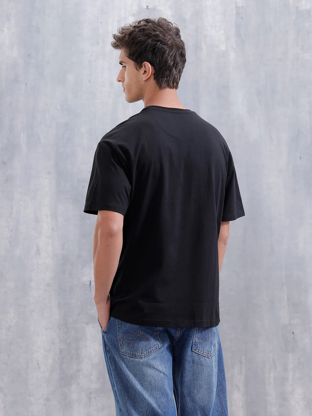 Casual Men Oversized Fit Tee With Graphic | Black