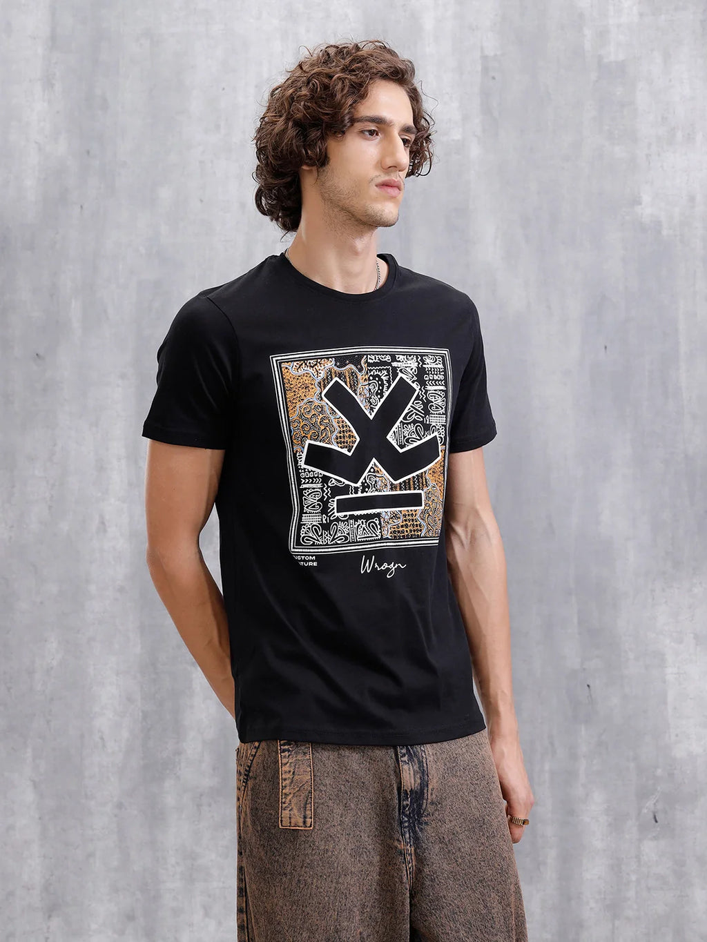 Bandana Logo Printed Slim Fit T-Shirt | Black