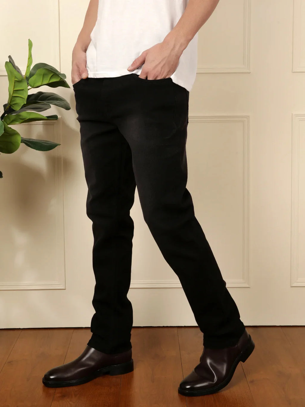Classic Slim Fit Jeans In Black