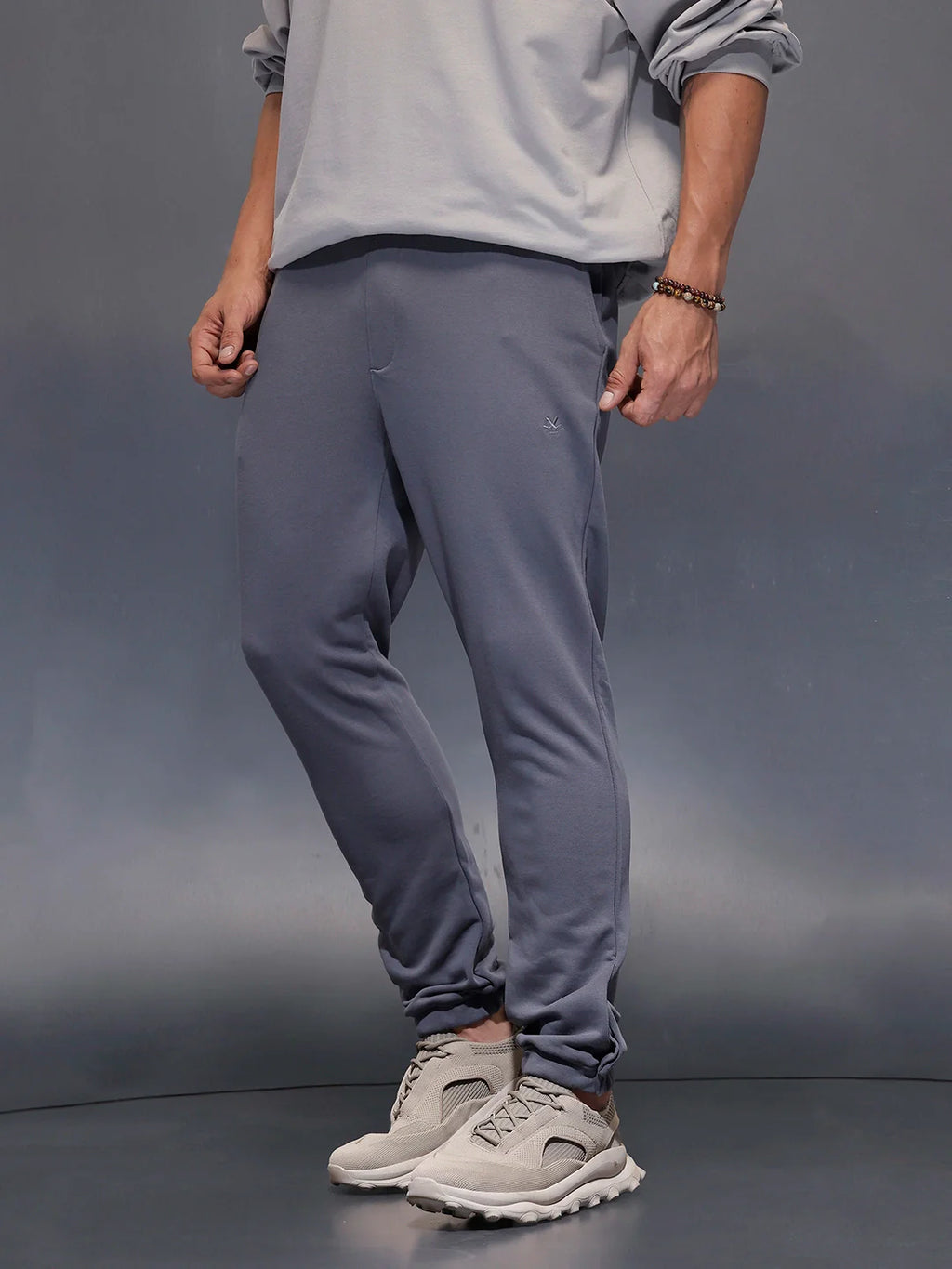 Men’s Minimal Straight Fit knit jogger | Dark Grey