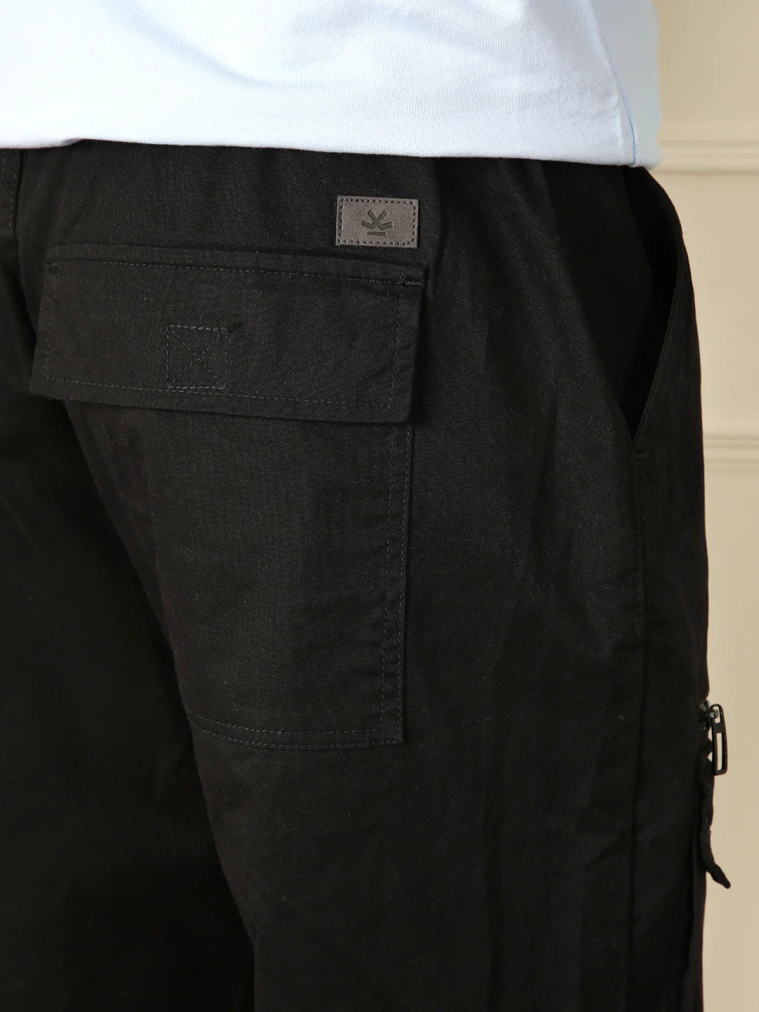 Solid Relaxed Fit Cargo Pant
