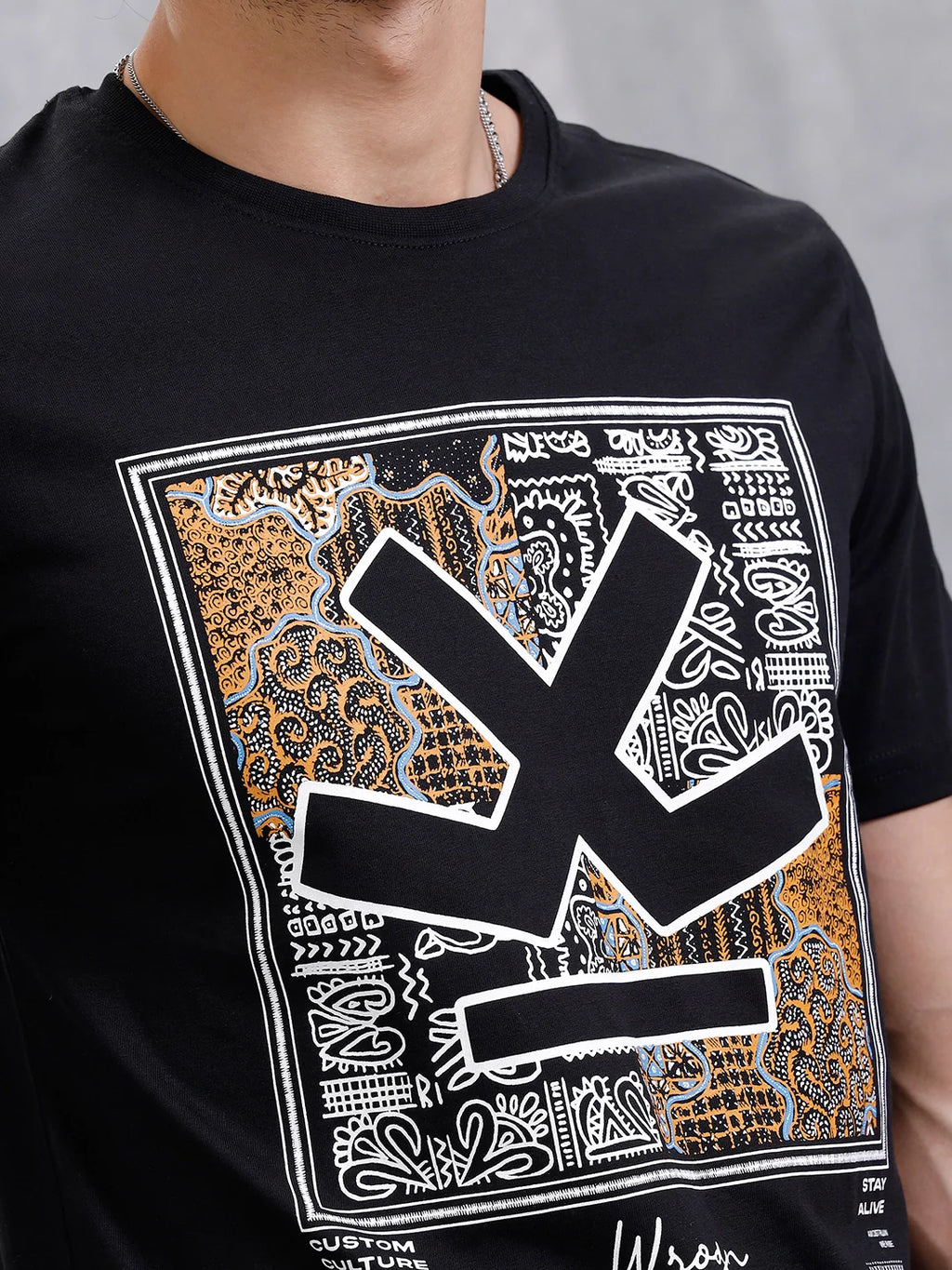 Bandana Logo Printed Slim Fit T-Shirt | Black