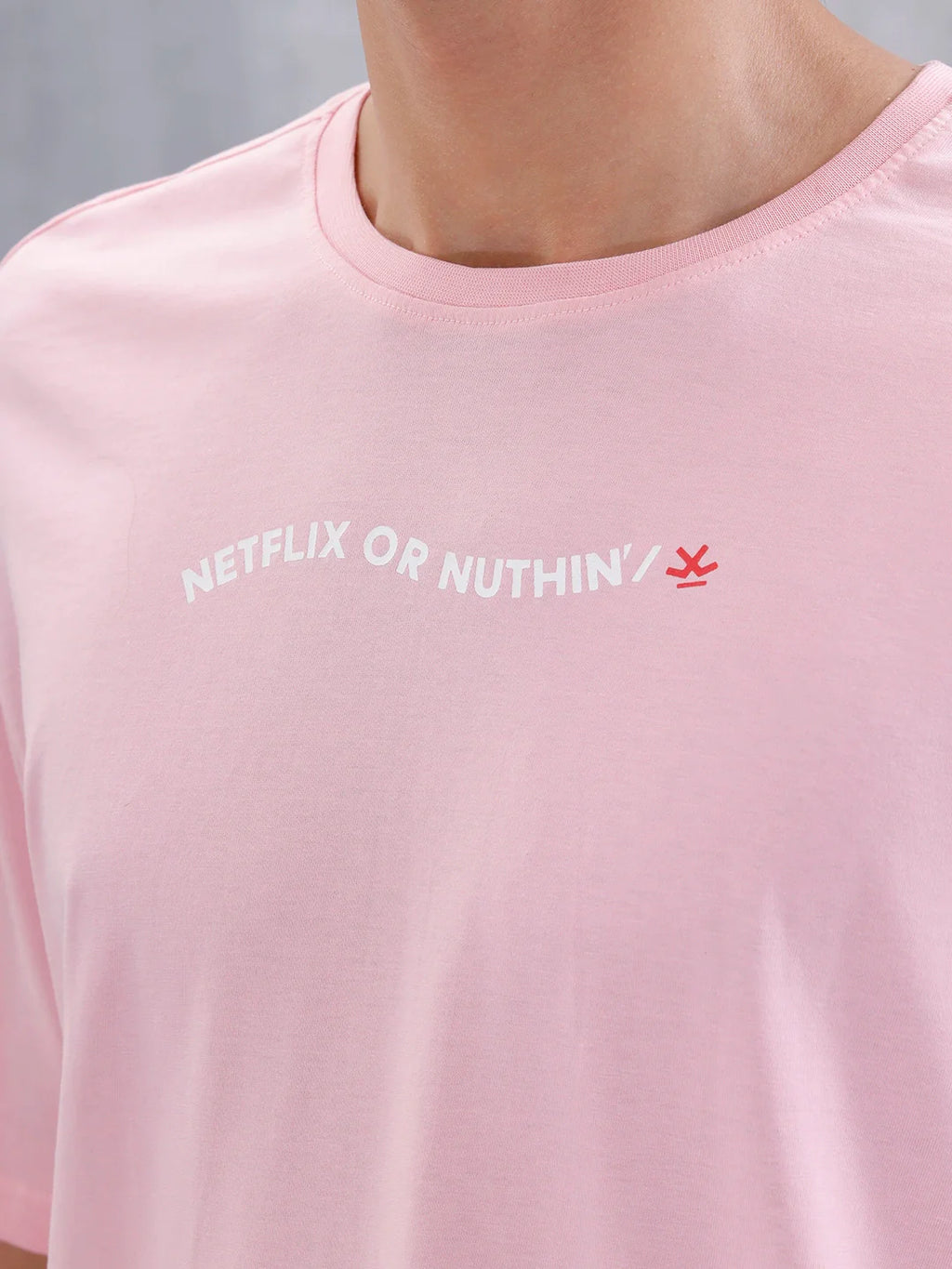 Casual Men’s Oversized T-Shirt Featuring Netflix | Pink