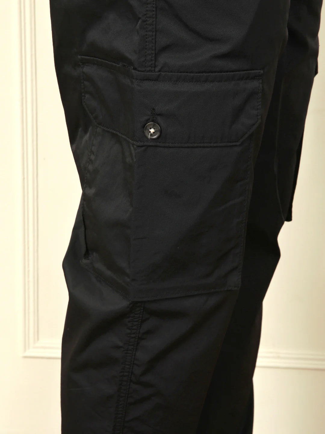 Loose Fit Cargo Jogger | Black