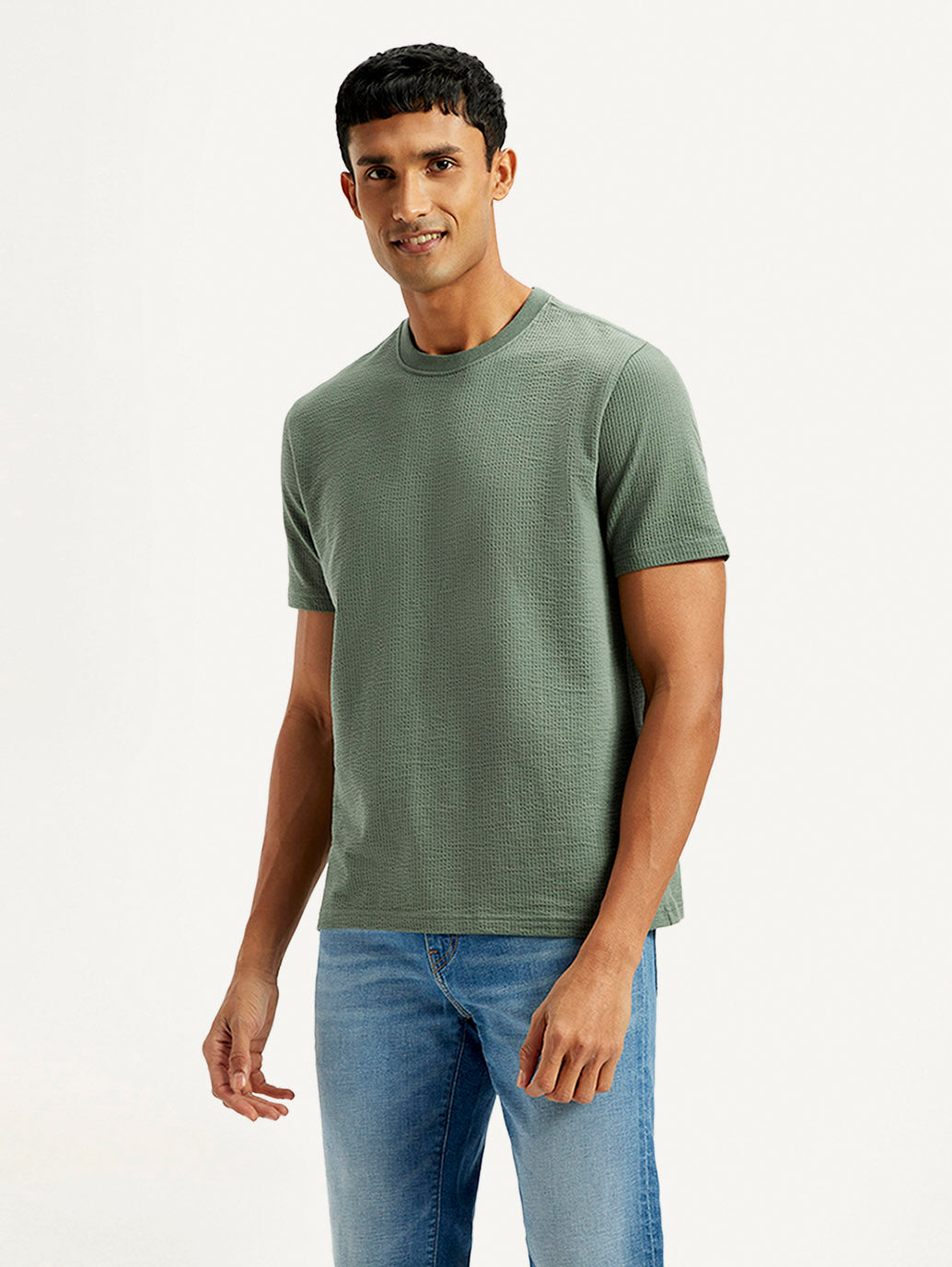 Men's Solid Regular Fit T-Shirt