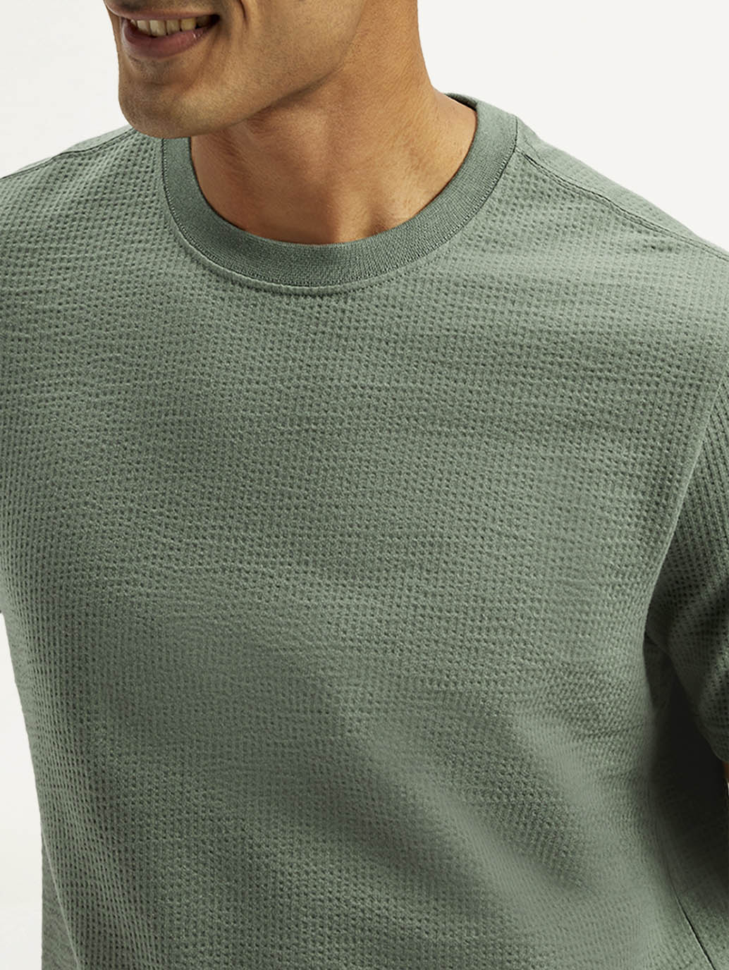 Men's Solid Regular Fit T-Shirt