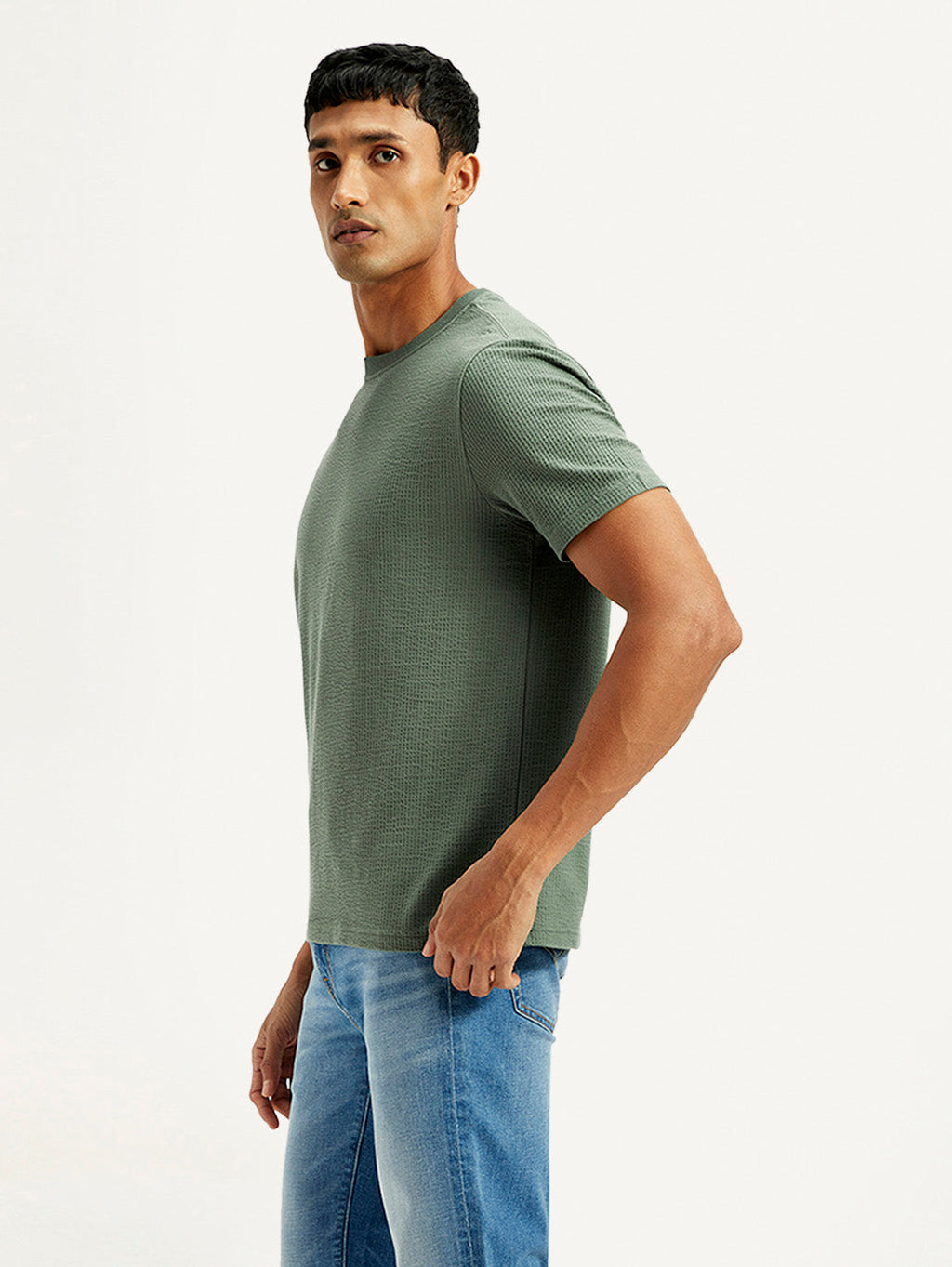 Men's Solid Regular Fit T-Shirt