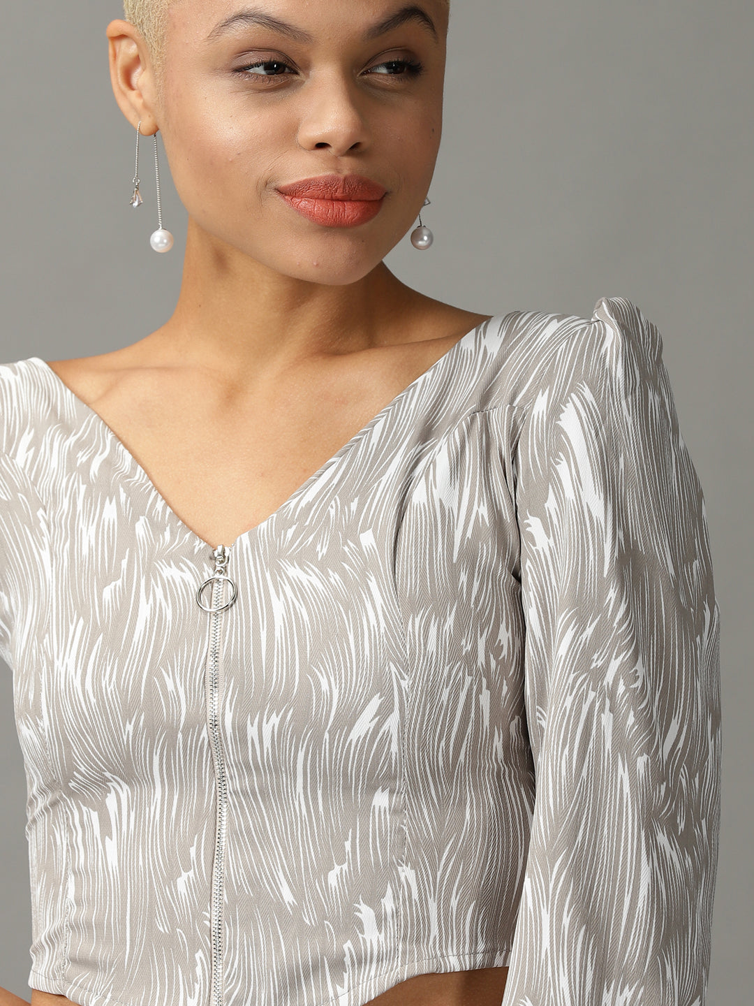 Women's Grey V-Neck Print Crop Top