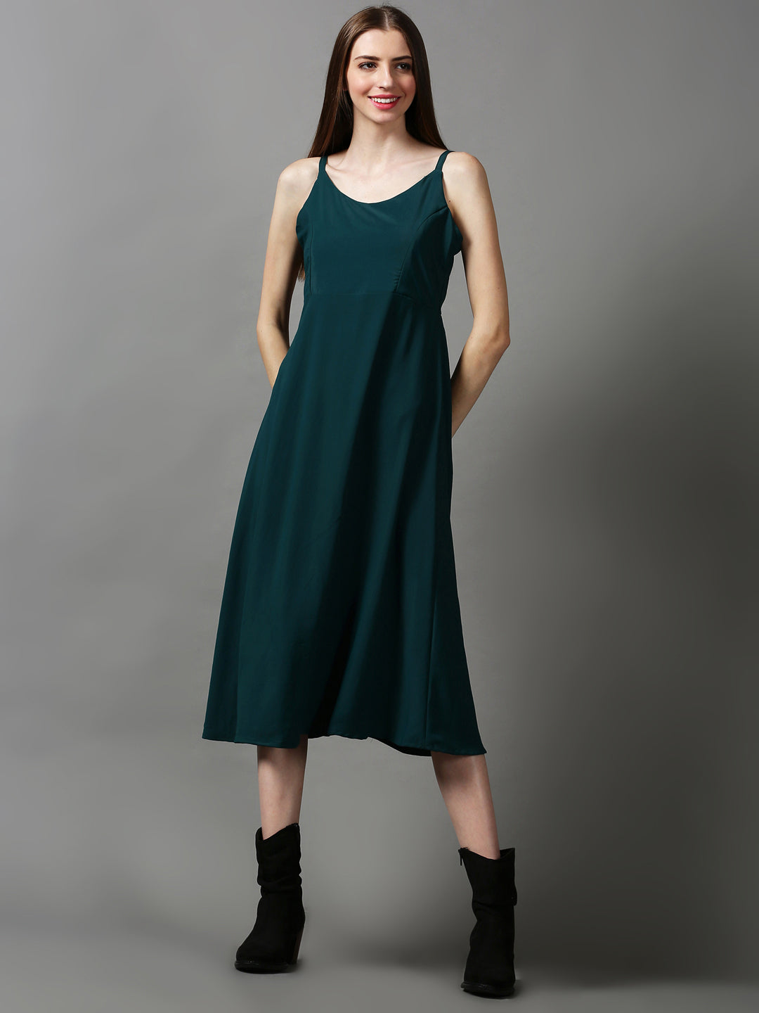 Women's Green Solid Crepe Maxi Dress
