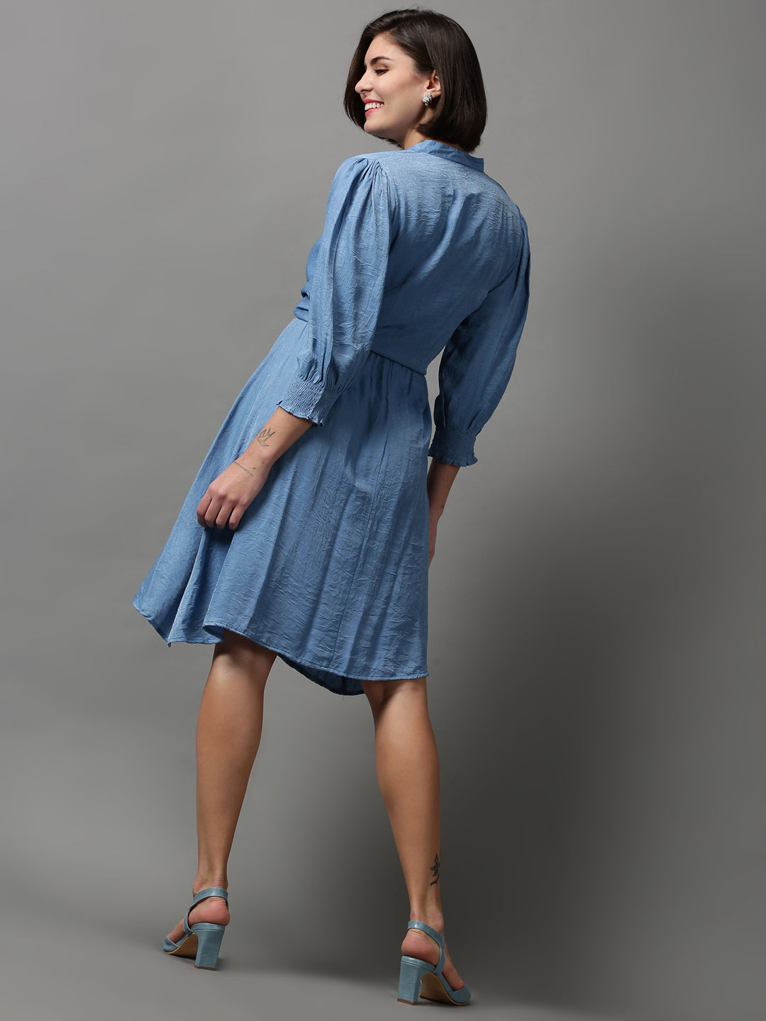 Women's Blue Solid Knee Length Cotton Dress With Shrug