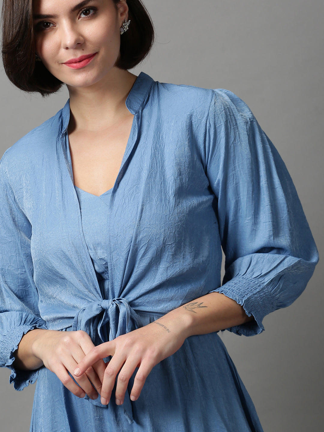 Women's Blue Solid Knee Length Cotton Dress With Shrug