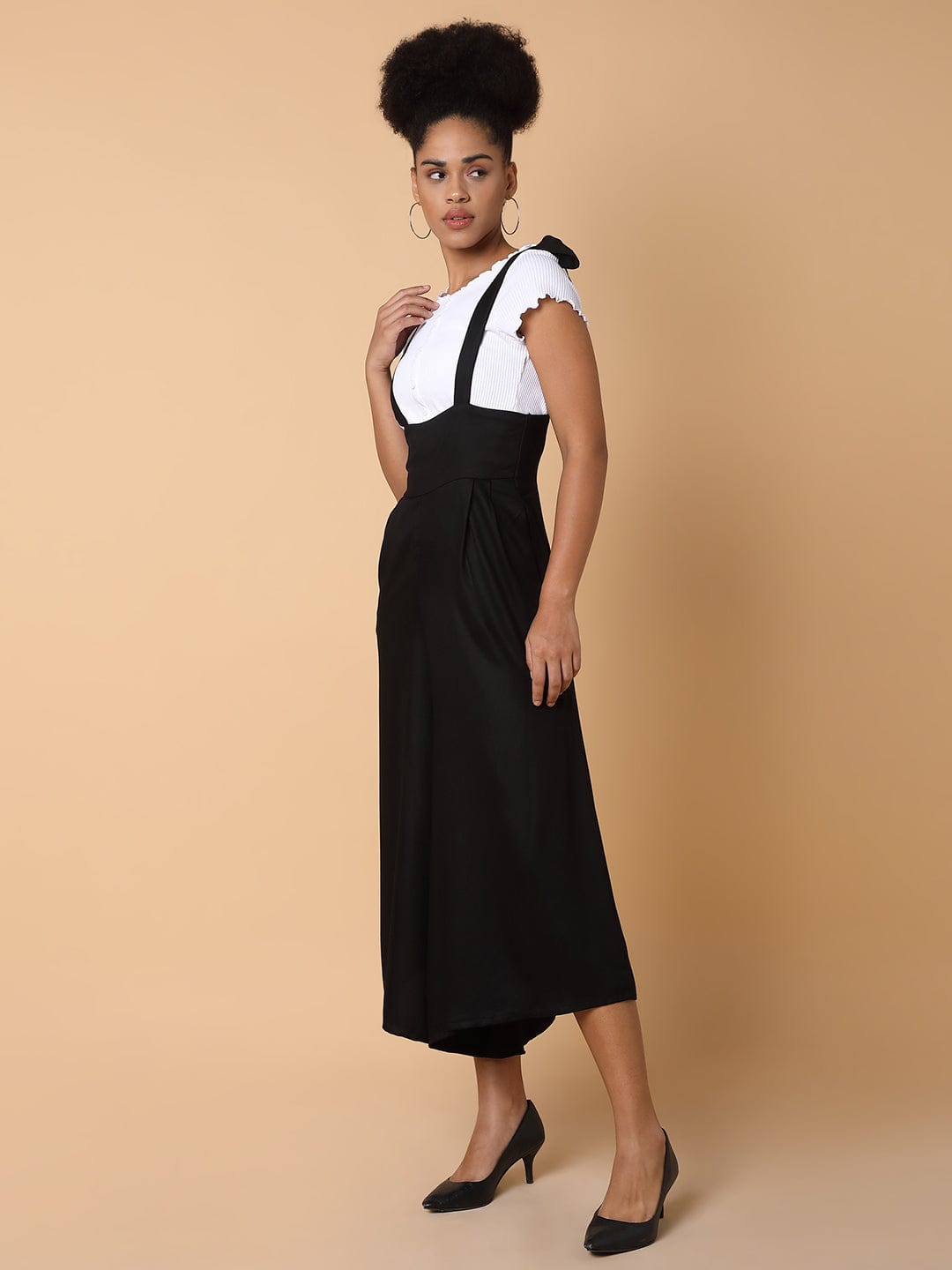 Women's Black Shoulder Straps Capri Jumpsuit