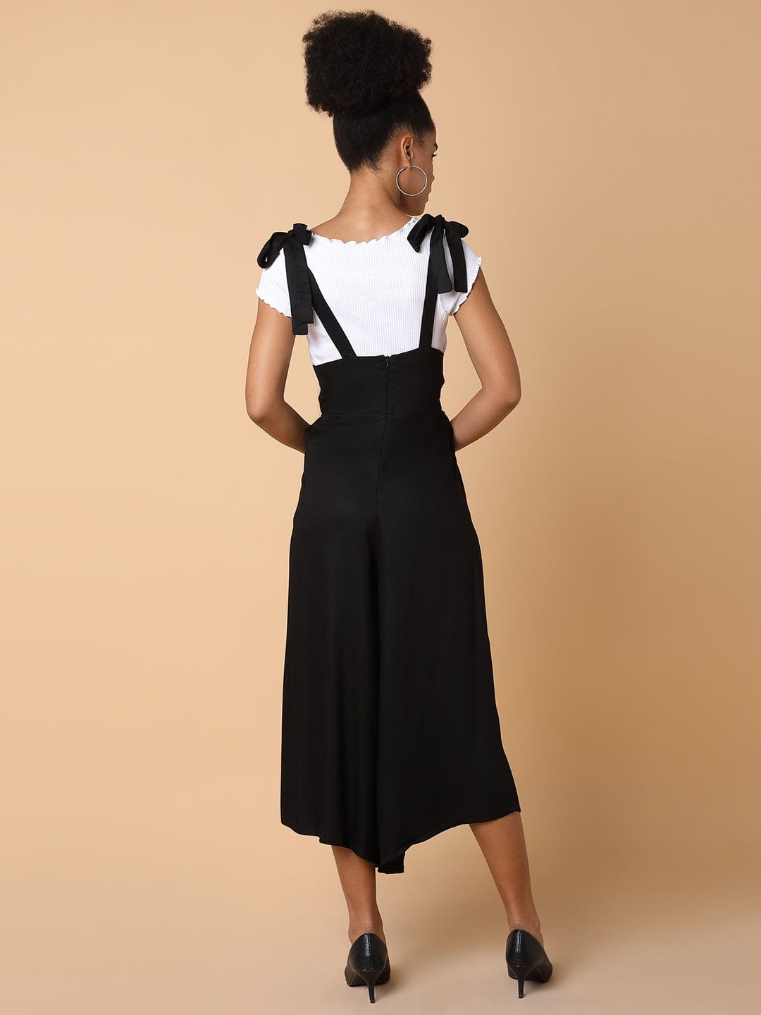 Women's Black Shoulder Straps Capri Jumpsuit