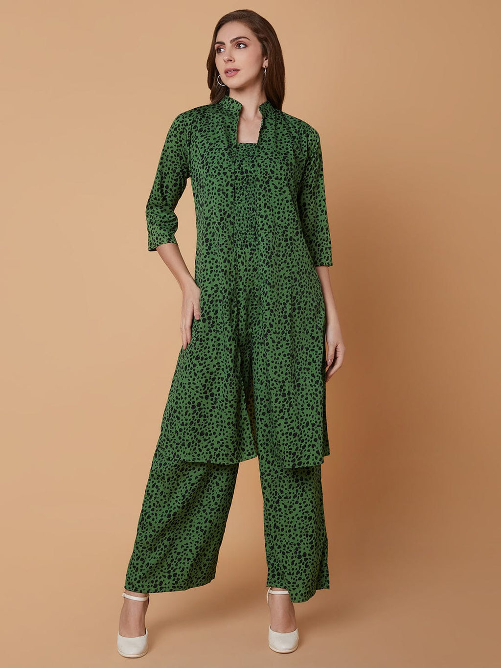 Women's Green Printed Basic Jumpsuit with Shrug