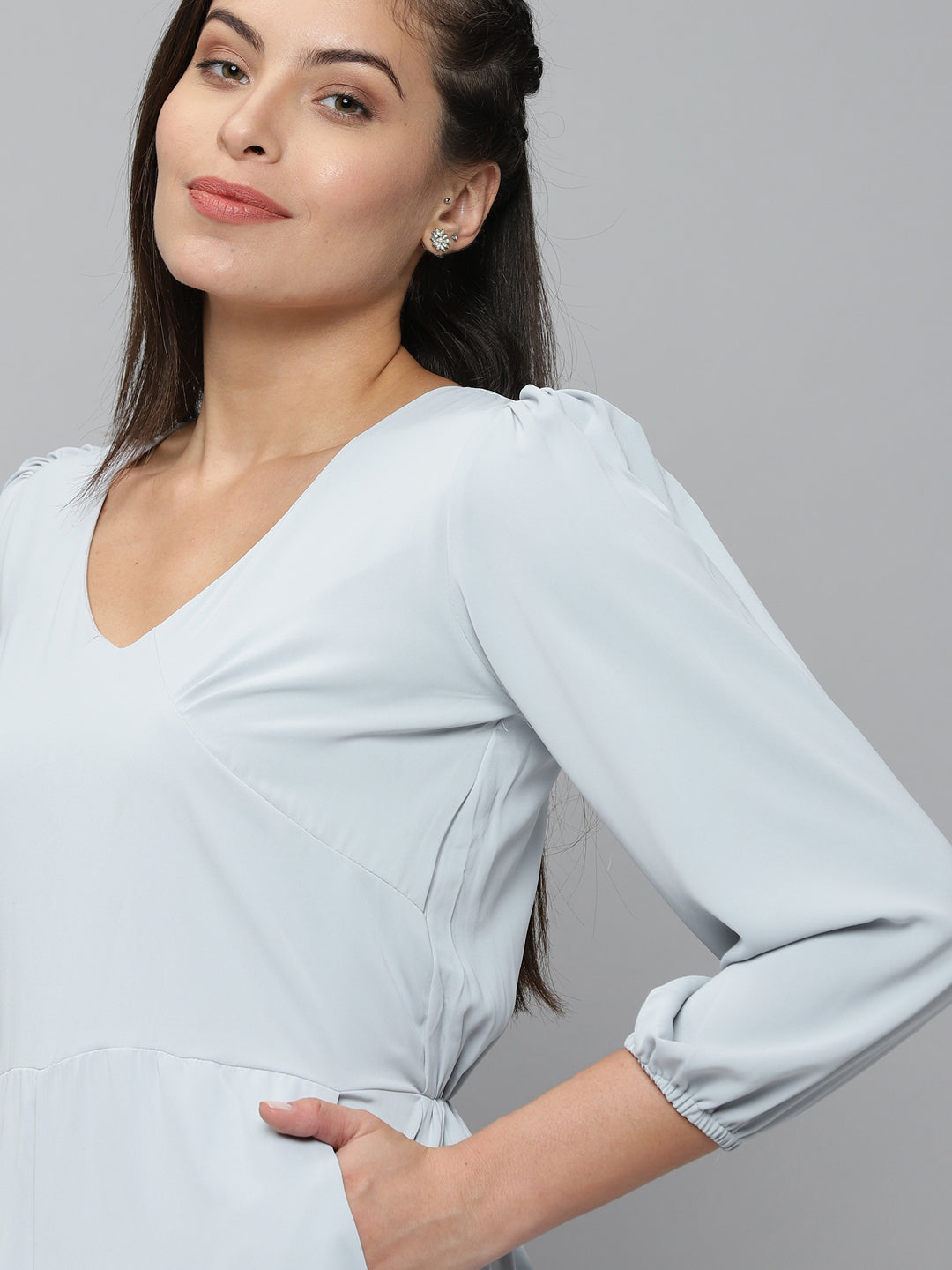 Women's Grey Solid V-Neck Three-Quarter Sleeves Jumpsuit