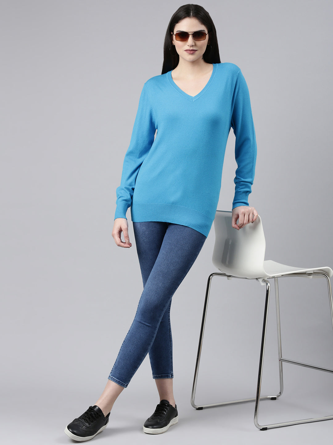 Women's Blue V-Neck Fitted Ribbed Acrylic Top