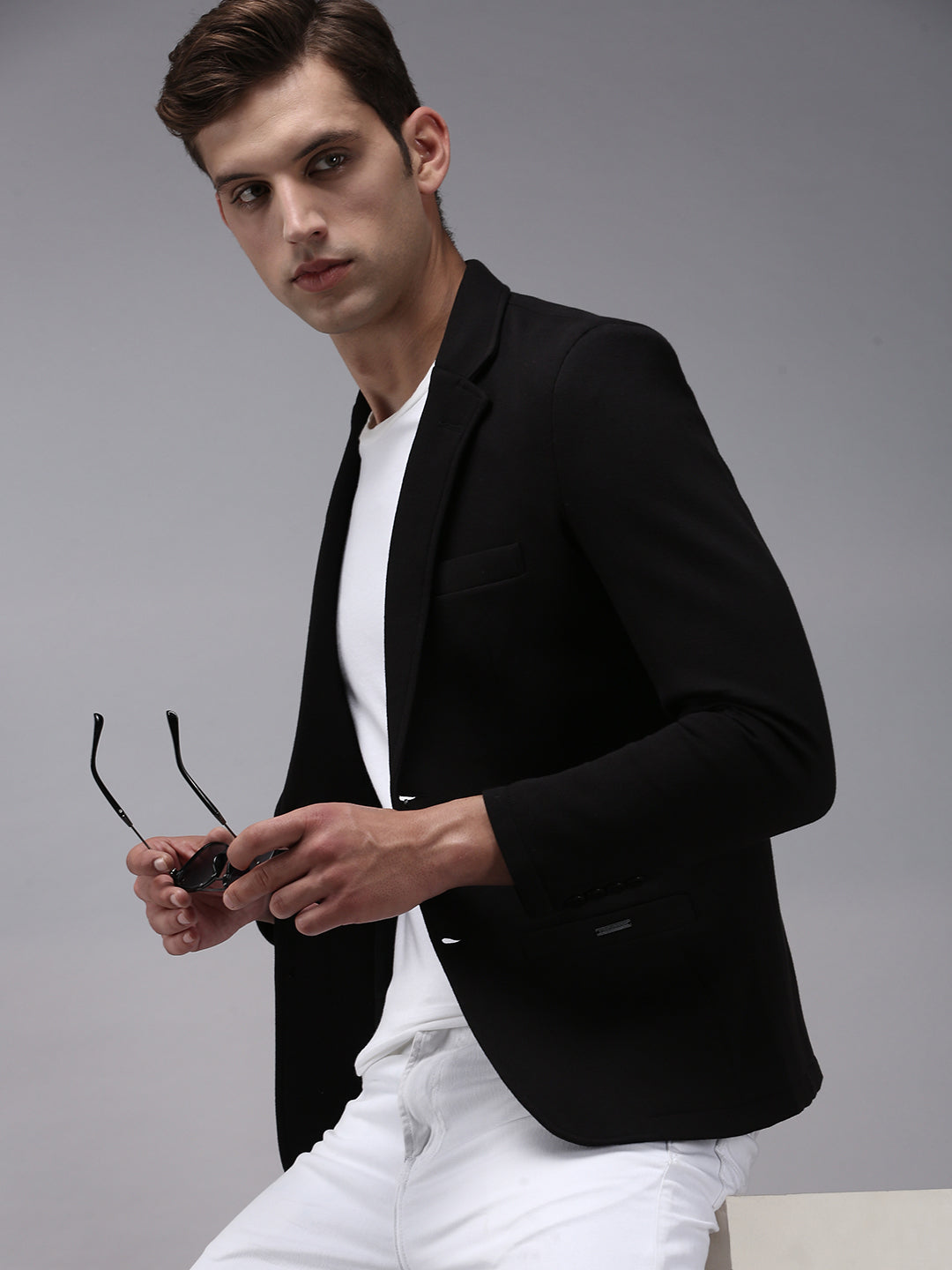 Men's Black Solid Single Breasted Casual Blazers