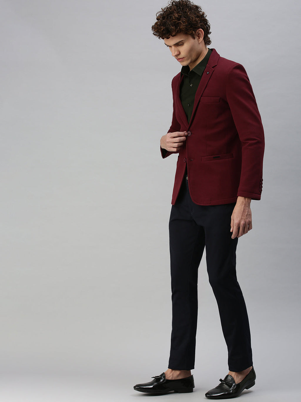 Men's Maroon Solid Casual Single-Breasted Slim-Fit Blazer