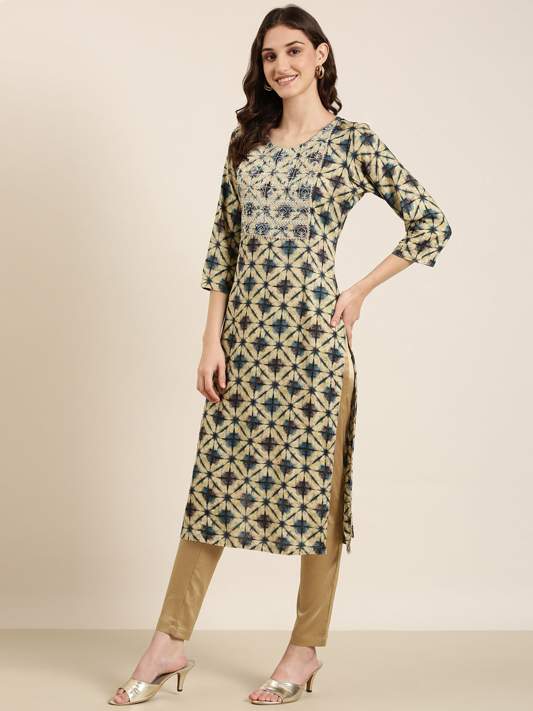 Women's Beige Tie & Dyed Thread Work Straight Kurta
