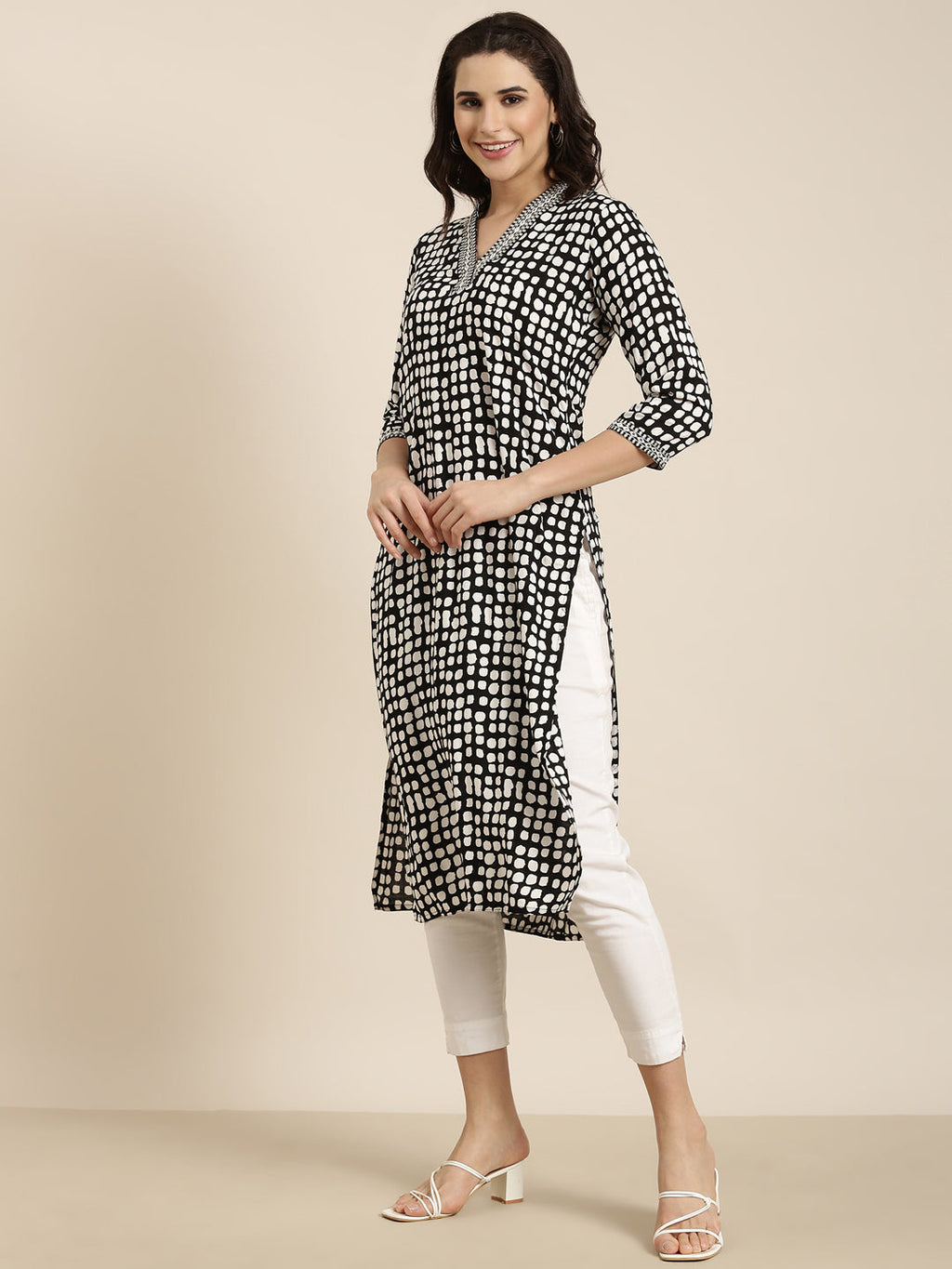 Women's Straight Black Geometric Kurta