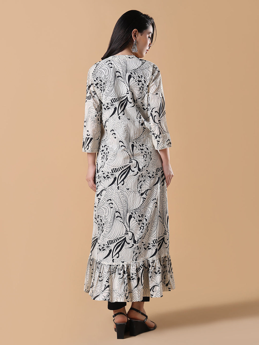 Women's Black Solid Cotton Anarkali Kurta with Shrug