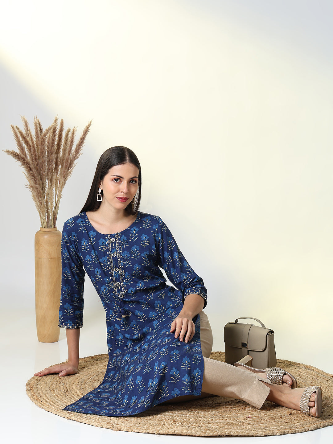 Women's Blue Ethnic Motifs Straight Kurta