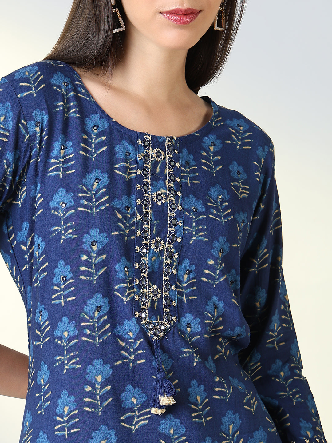 Women's Blue Ethnic Motifs Straight Kurta