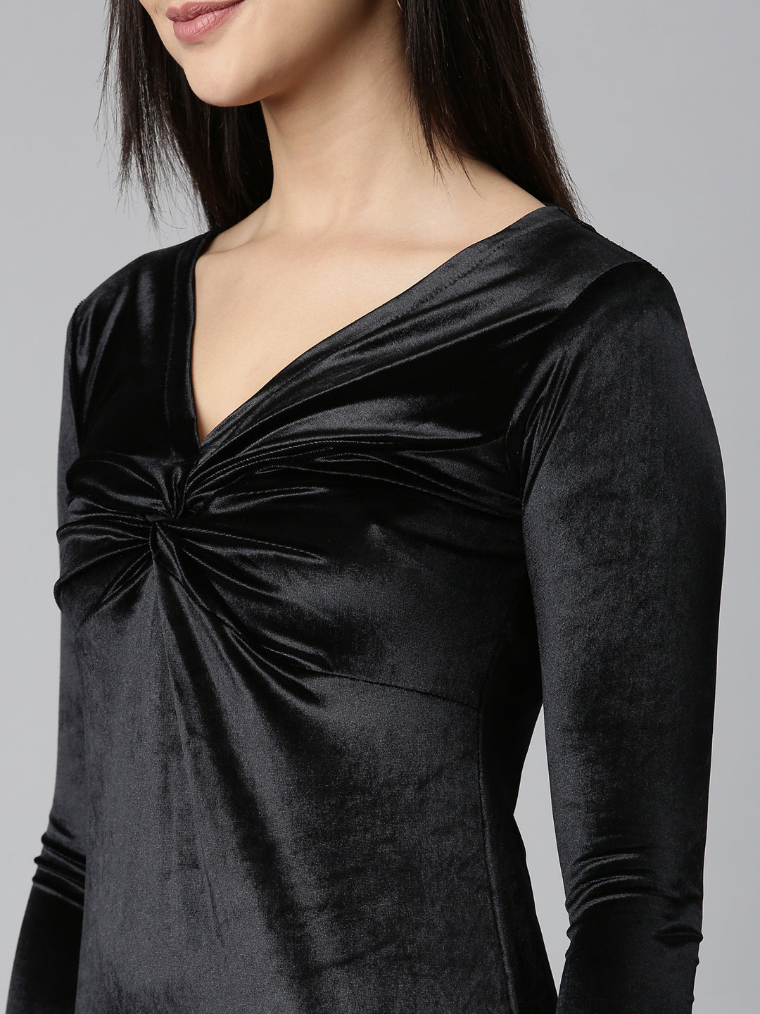 Women's Black V Neck Velvet Sheath Dress