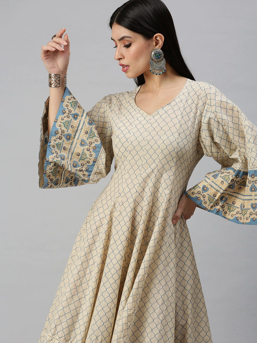 Women's V-Neck Geometric Off White Anarkali Kurta