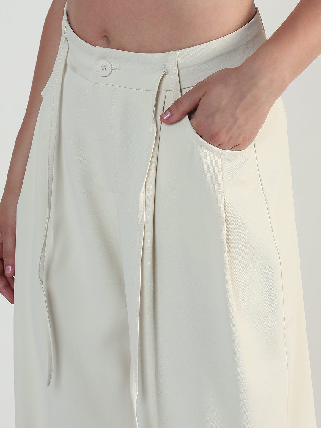 Women's Off White Relaxed Fit Trousers