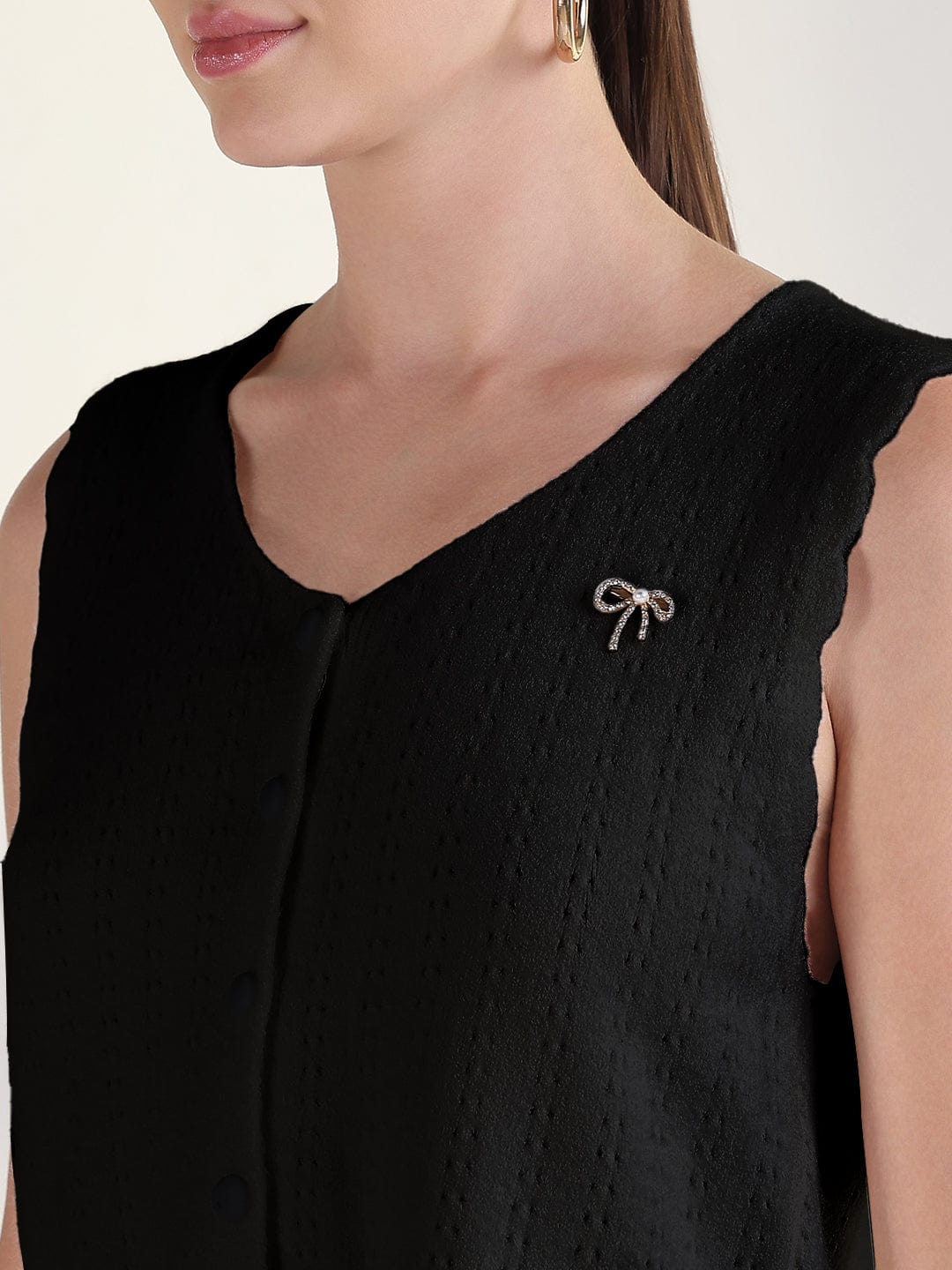 Women's Black V-Neck Crop Top