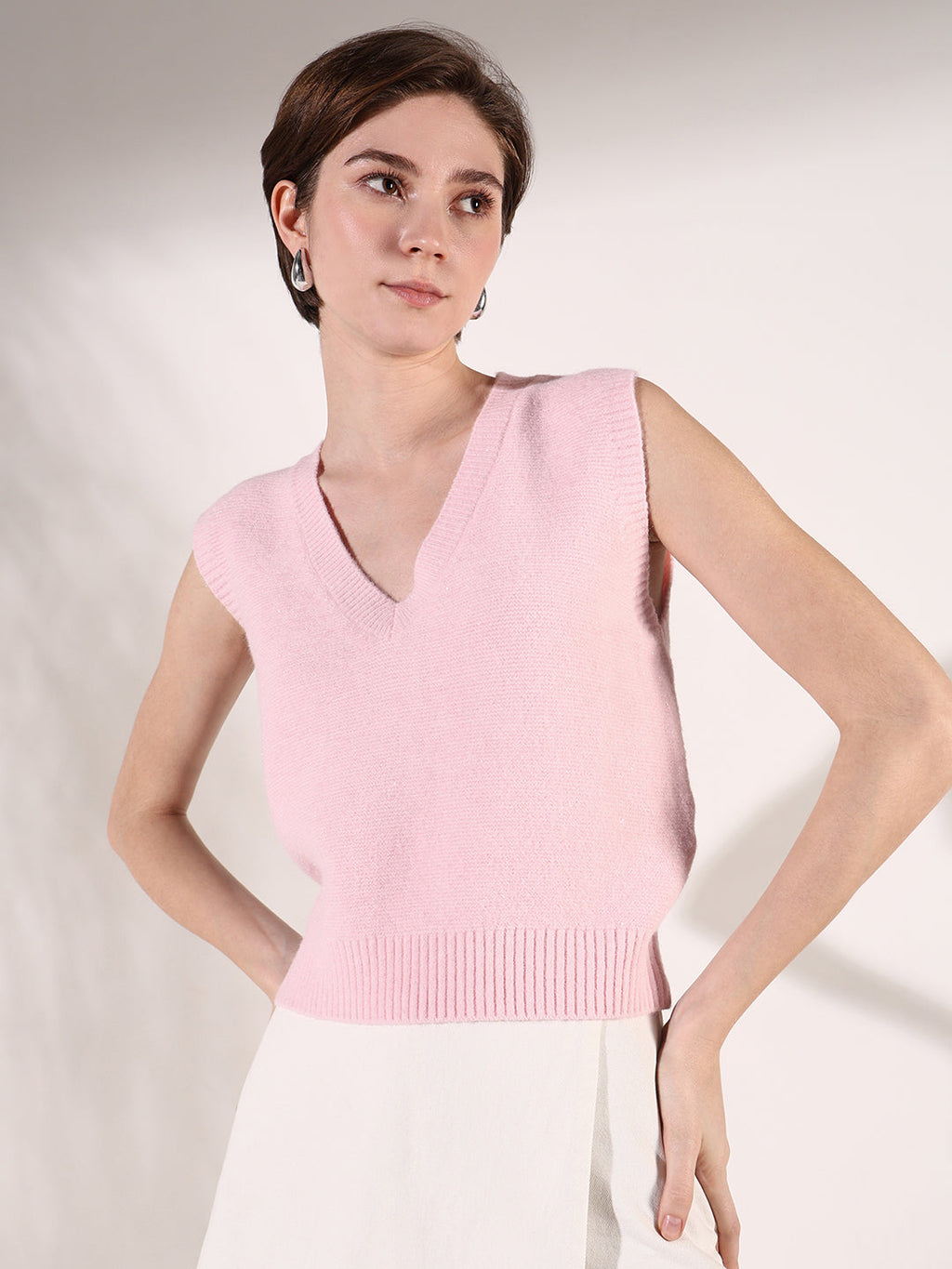Women's Pink V-Neck Sleeveless Top