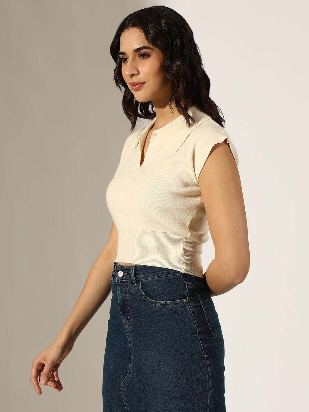 Women's Cream Sleeveless Knit Top with Polo Collar