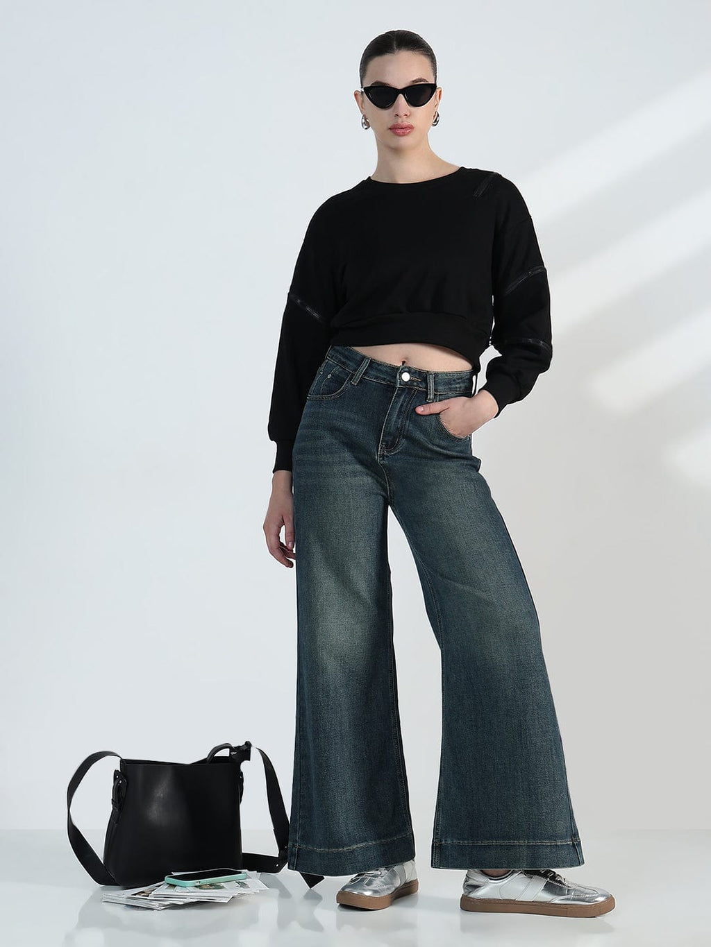 Women's Black Oversized Sweatshirt with Zipper Detail