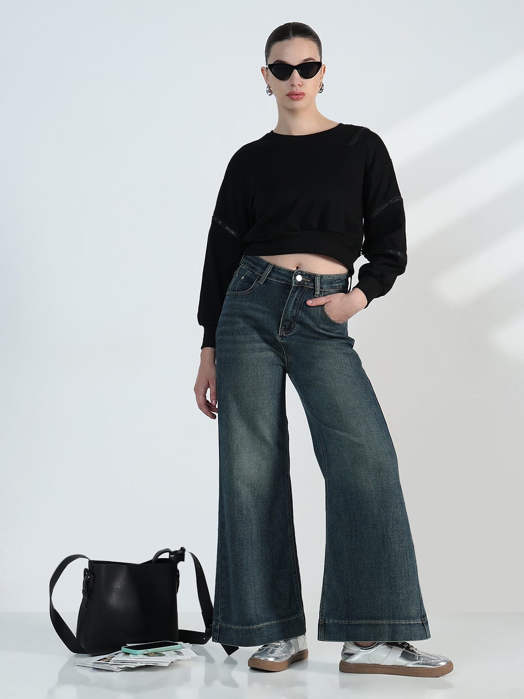 Women's Black Oversized Sweatshirt with Zipper Detail