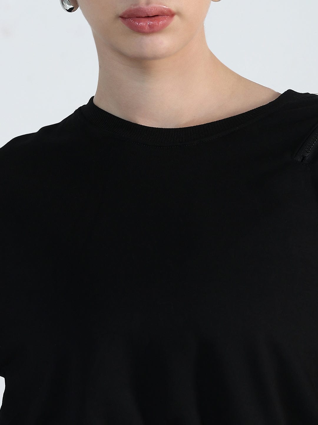 Women's Black Oversized Sweatshirt with Zipper Detail