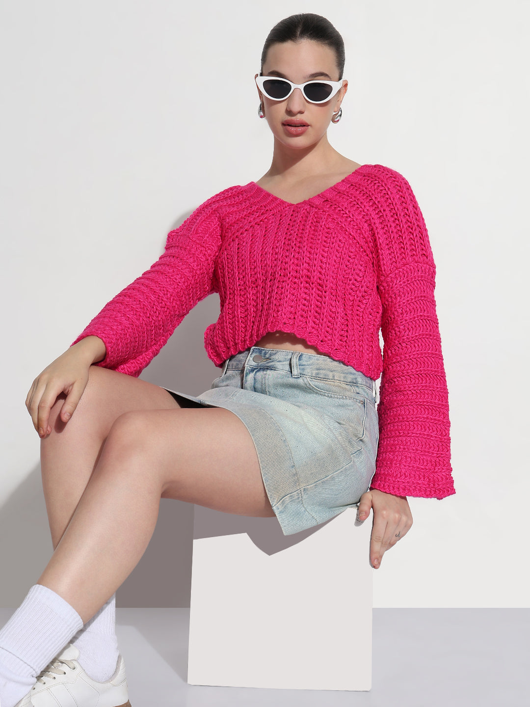 Women's Pink V-Neck Knitted Crop Top