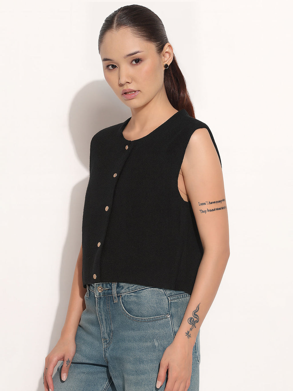 Women's Ribbed Black Round Neck Sleeveless Top